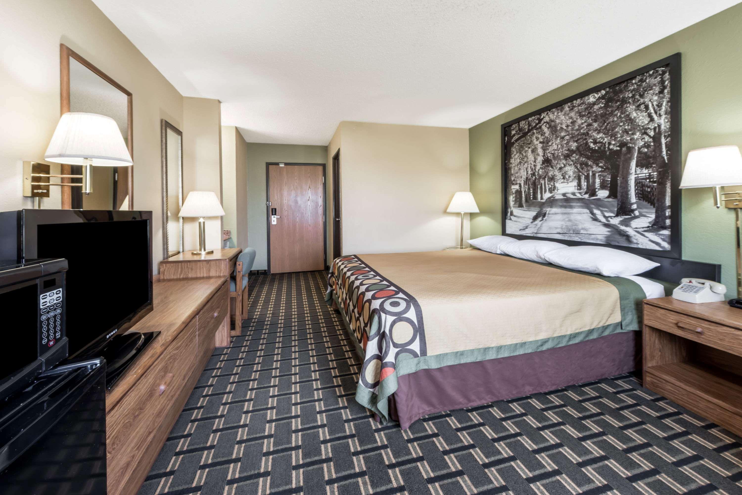 Super 8 By Wyndham Greenville Dış mekan fotoğraf